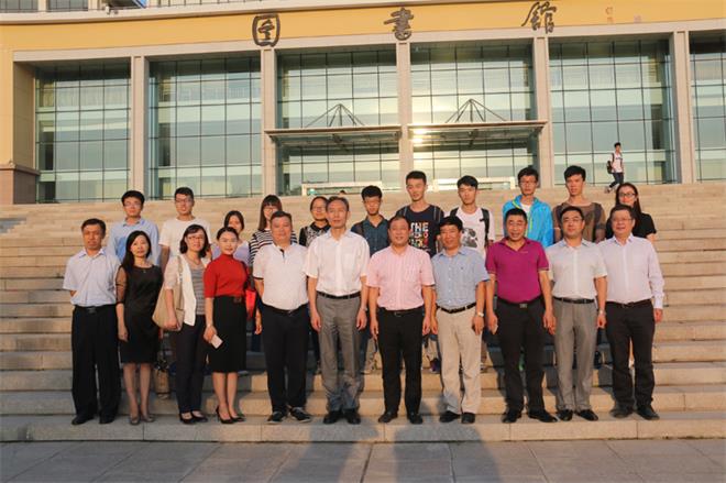 集團捐資100萬元人民幣在中國海洋大學設立德才獎學基金(圖5)